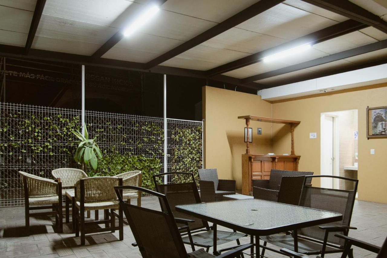 Hotel Guiva Aeropuerto Oaxaca Kültér fotó